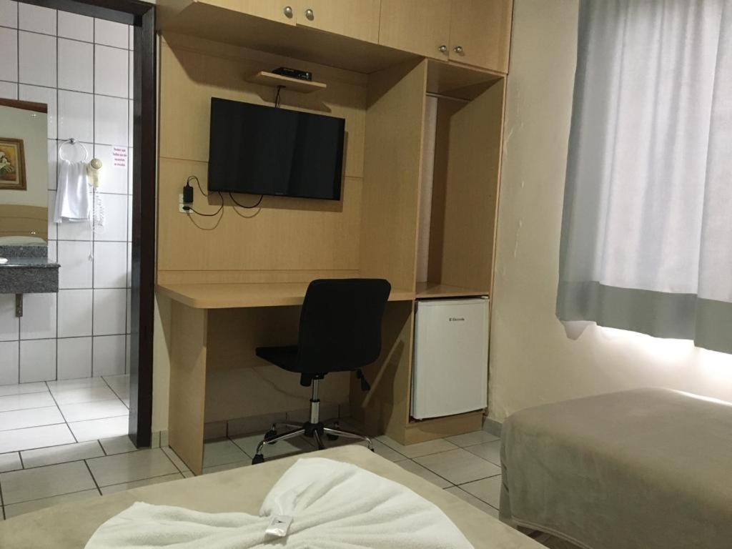 Hotel Paris クリティバノス エクステリア 写真