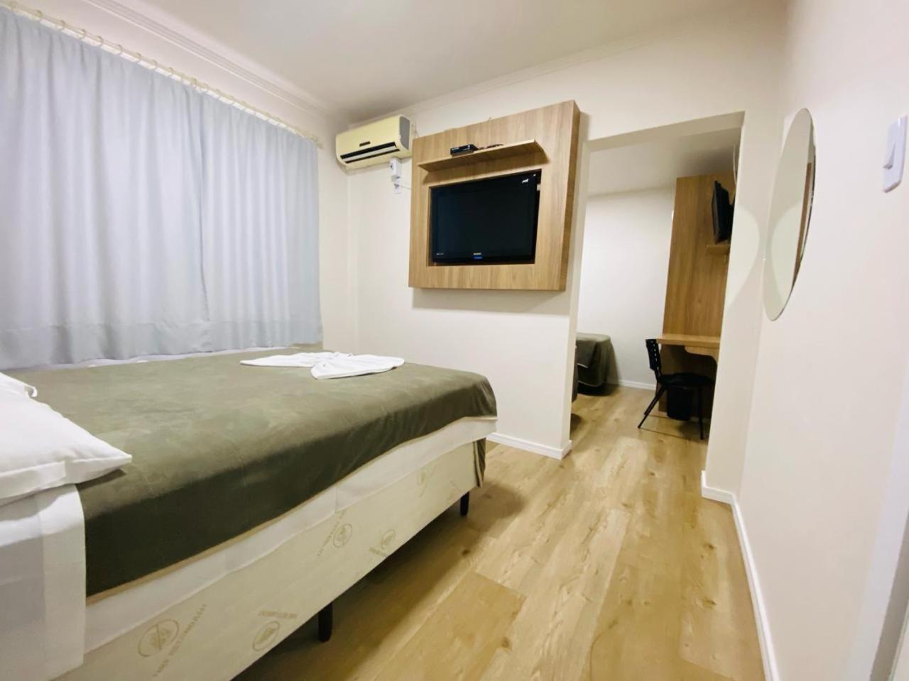 Hotel Paris クリティバノス エクステリア 写真